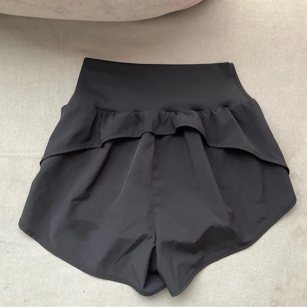 Alo Yoga Gold Medal Short Black XXS